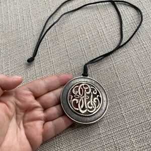 Silver Tone Metal Pendant Necklace, 70’s vintage